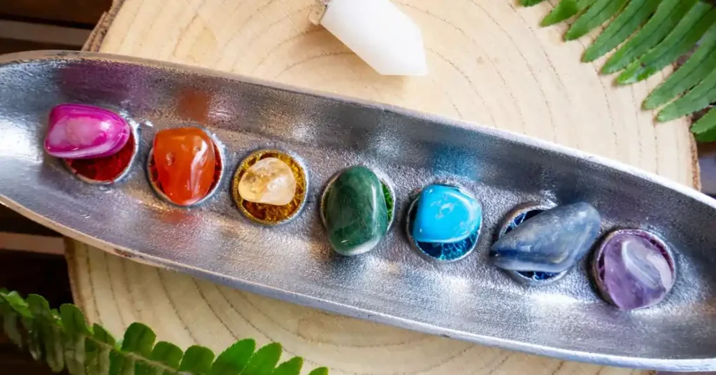 Pietre colorate simboli dei chakra | Corpo e anima